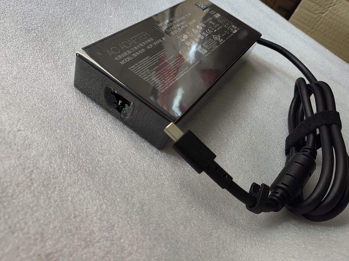 NEUES 20V 19A Rechteck Conn 38 – Pc Gaming Uk Bewertung und Preis